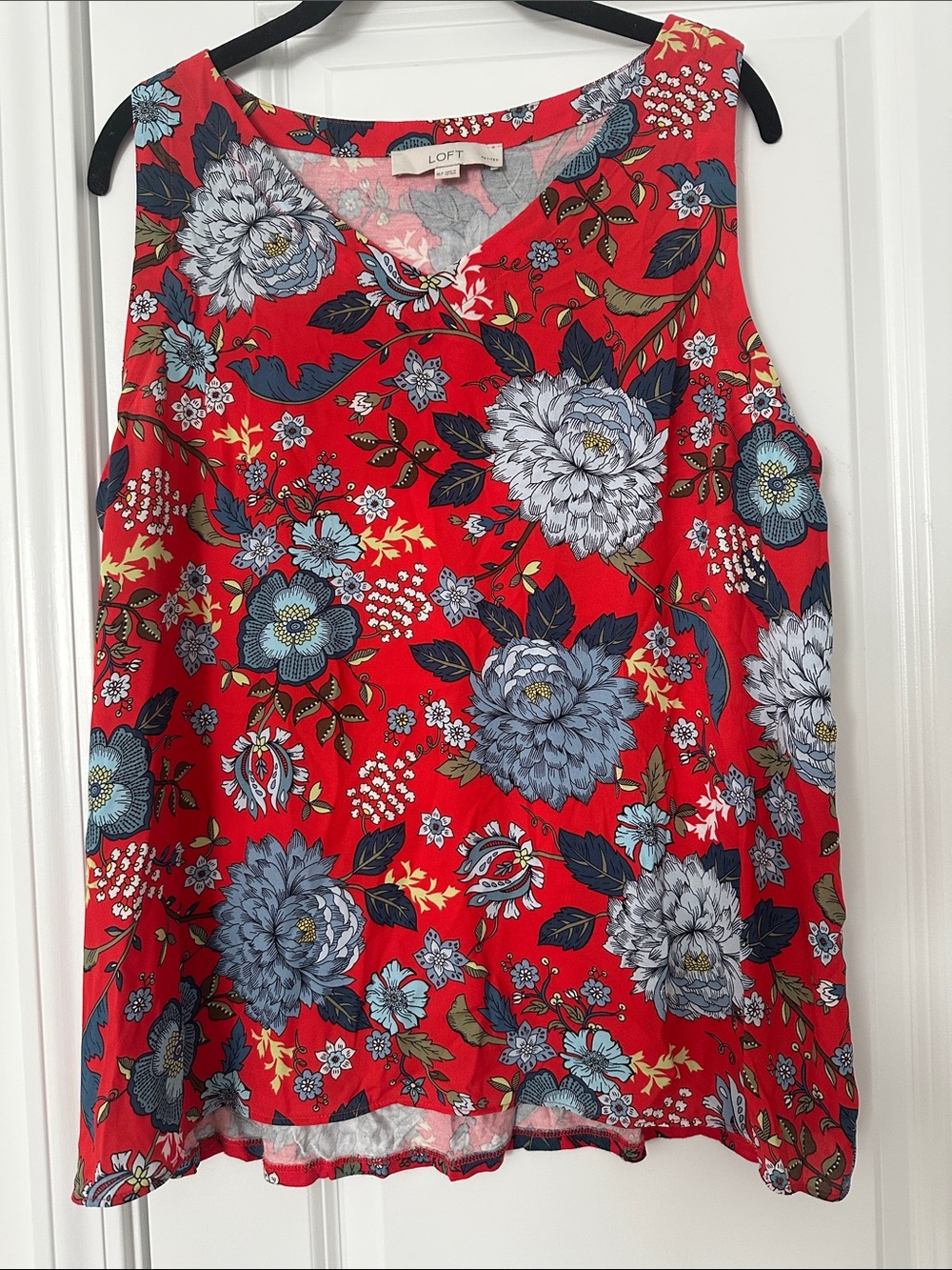 LOFT Red Floral V-Neck Sleeveless Camisole